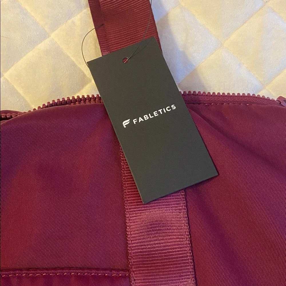 Fabletics The Everyday Tote in Berry Crush - Picture 6 of 13